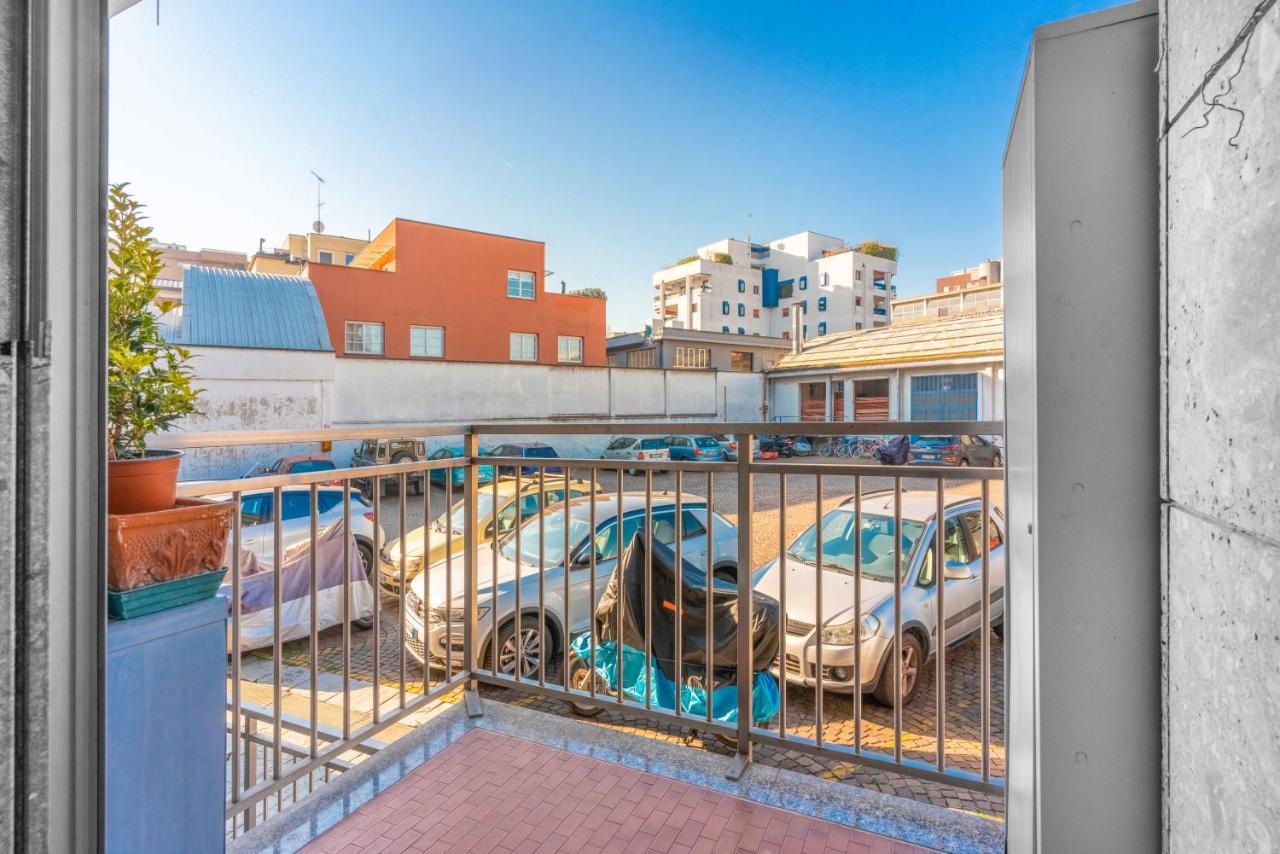 Zona Navigli - Smart House Con Tv 50 E Fast Wifi Apartamento Milão Exterior foto